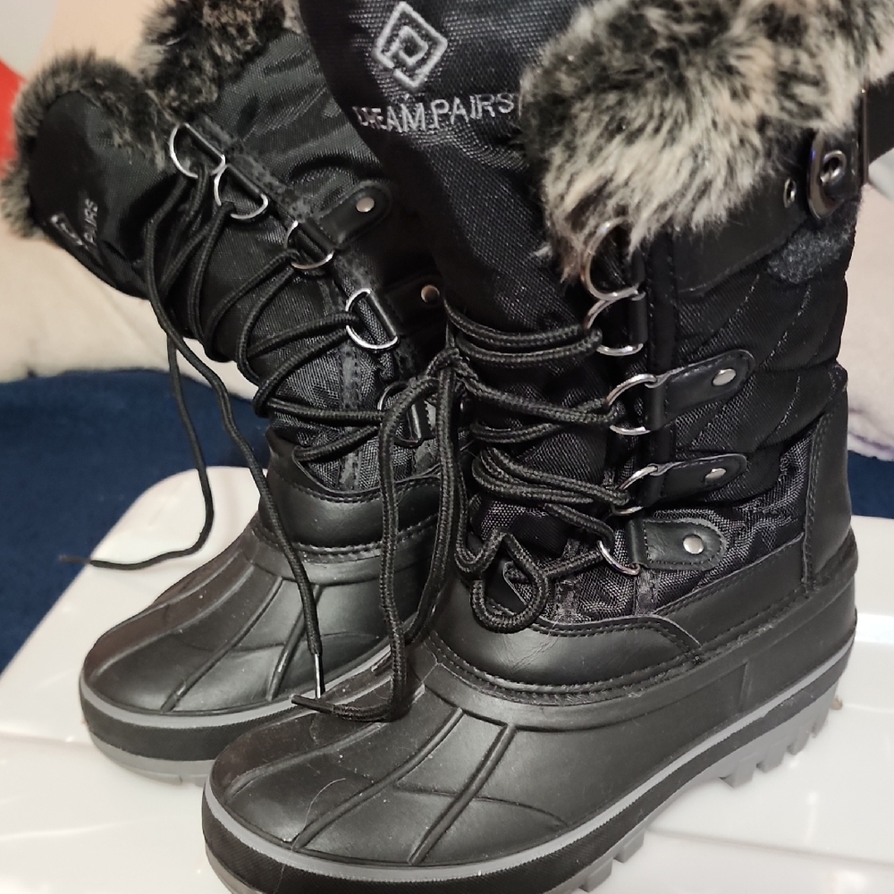 Dream Pairs Black Fur-Lined Kids Snow Boots